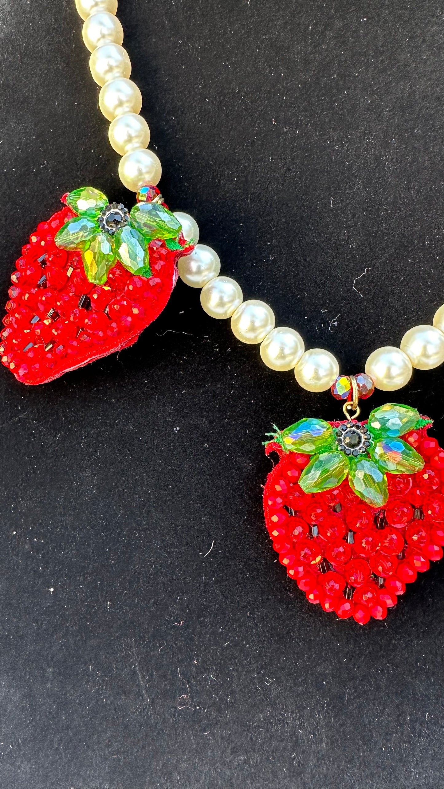 Strawberries and pearls Necklace