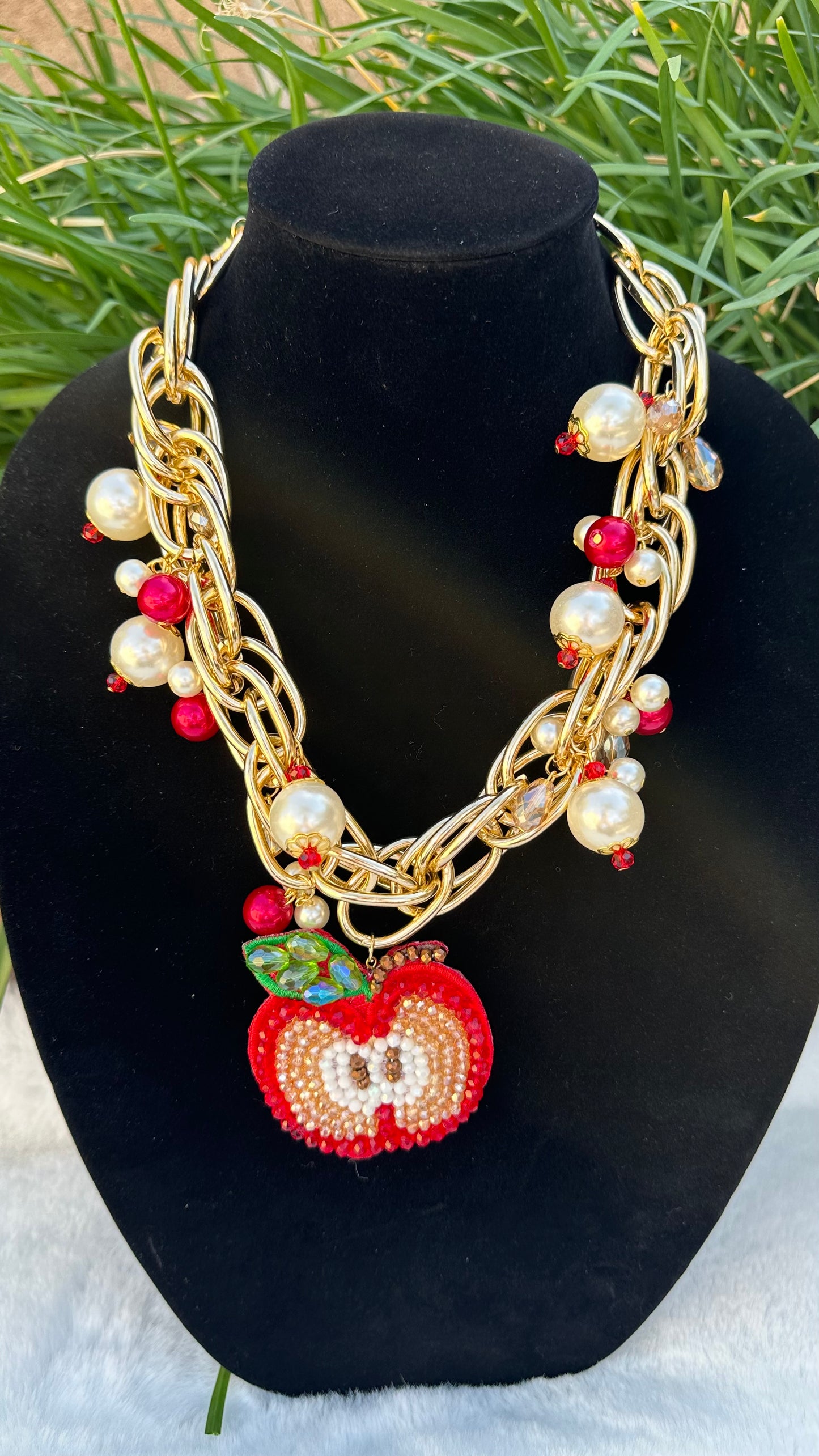 Apple and pearls Necklace